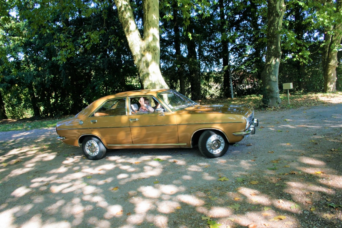 312